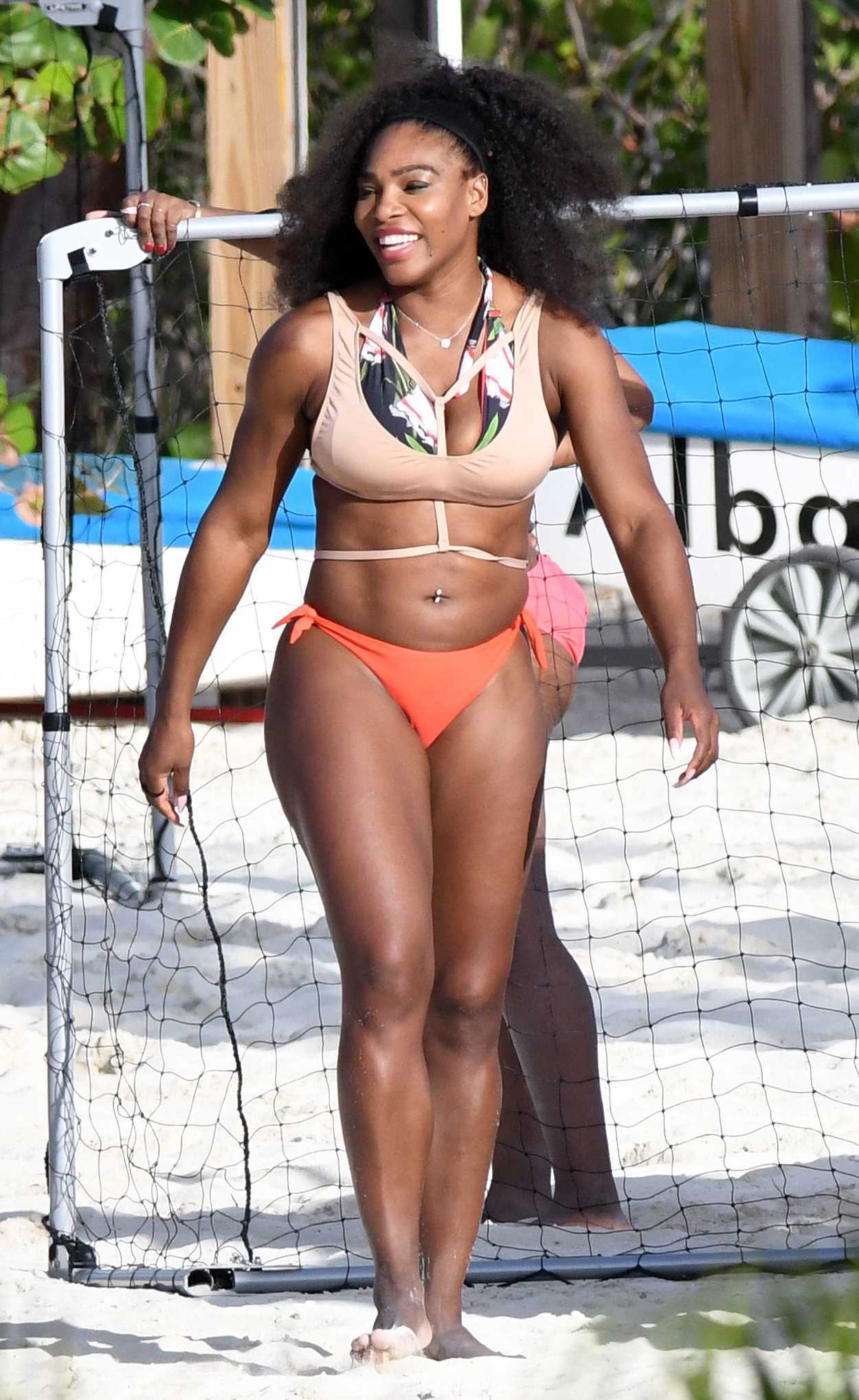Serena Williams In Bikini At The Beach In The Bahamas 11