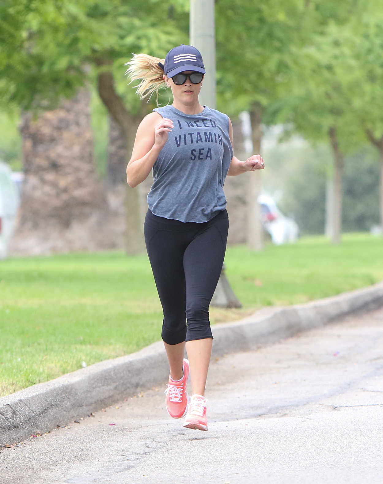 Reese Witherspoon Has a Morning Workout in Los Angeles 06/23/2017