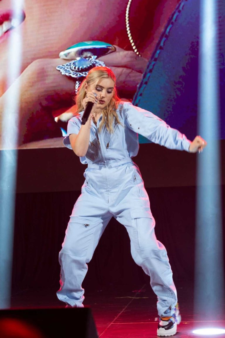 Meg Donnelly Performs During the D23 Expo in Anaheim 08/25/2019