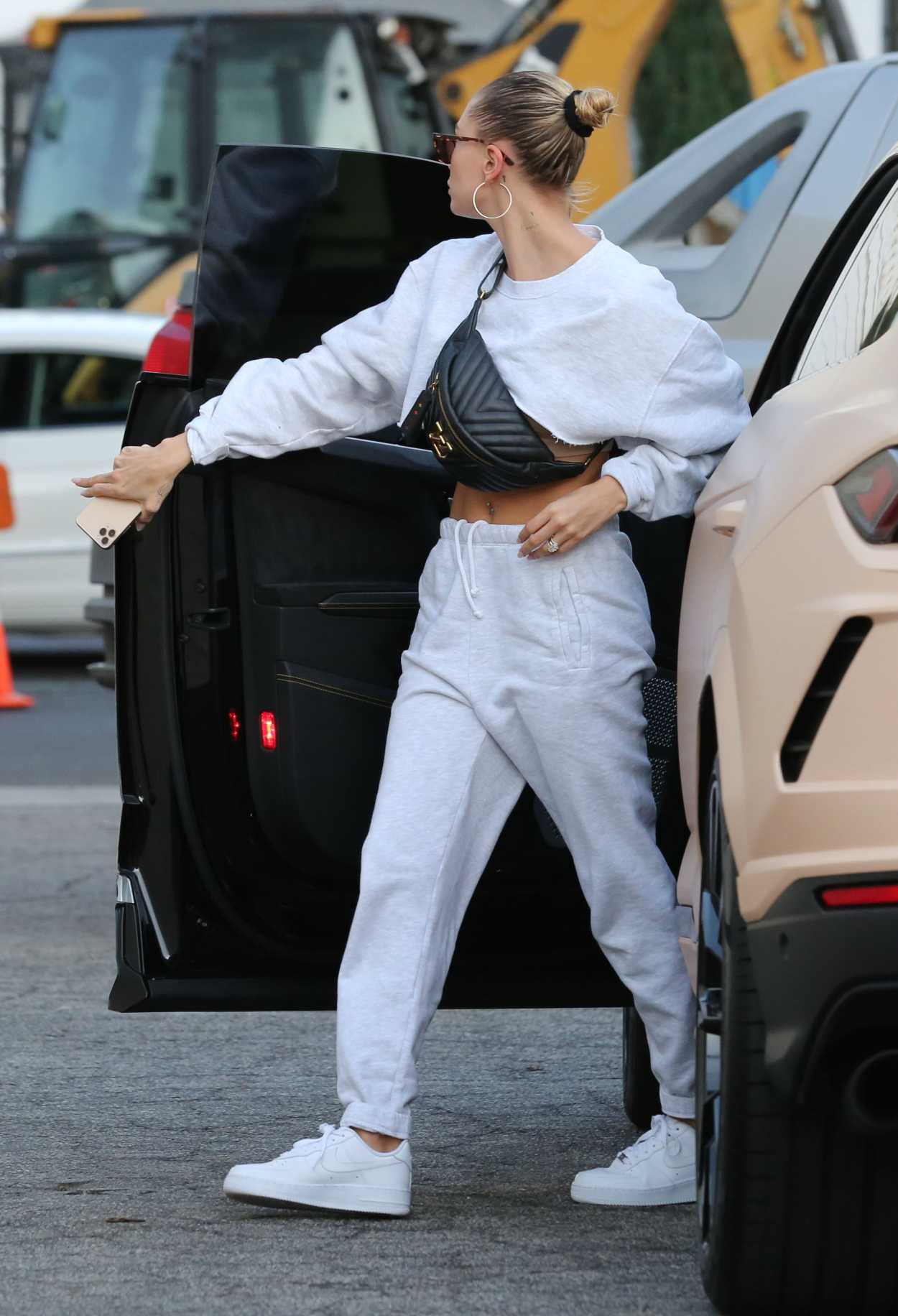 Hailey Bieber in a White Sneakers Hits the Salon in Beverly Hills 11/16/2019 â celebsla.com