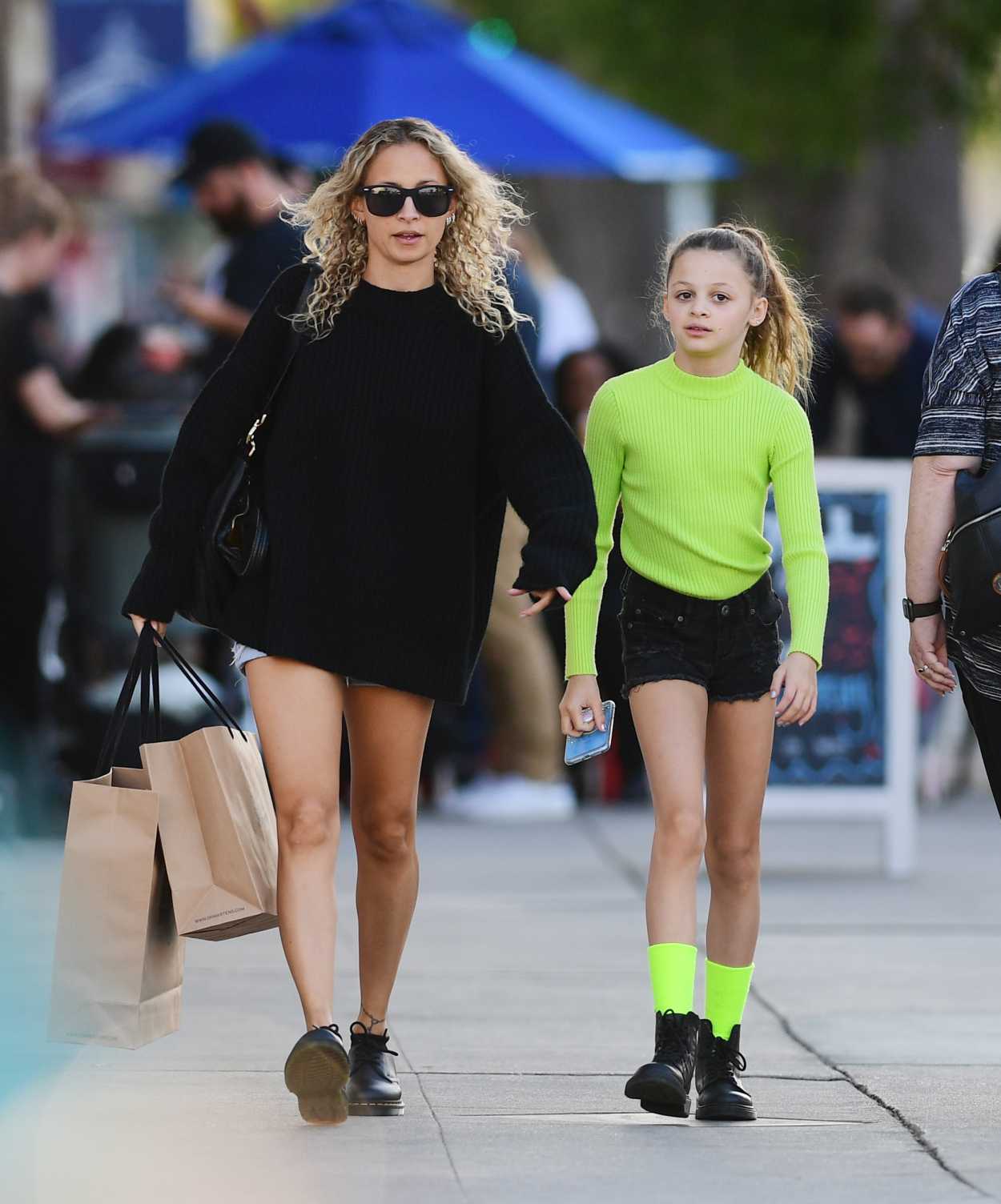 Nicole Richie in a Black Sweater Goes Shopping Out with Her Daughter in