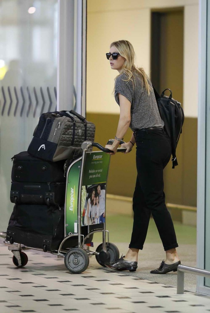 Maria Sharapova at Brisbane Airport 12/30/2015-5