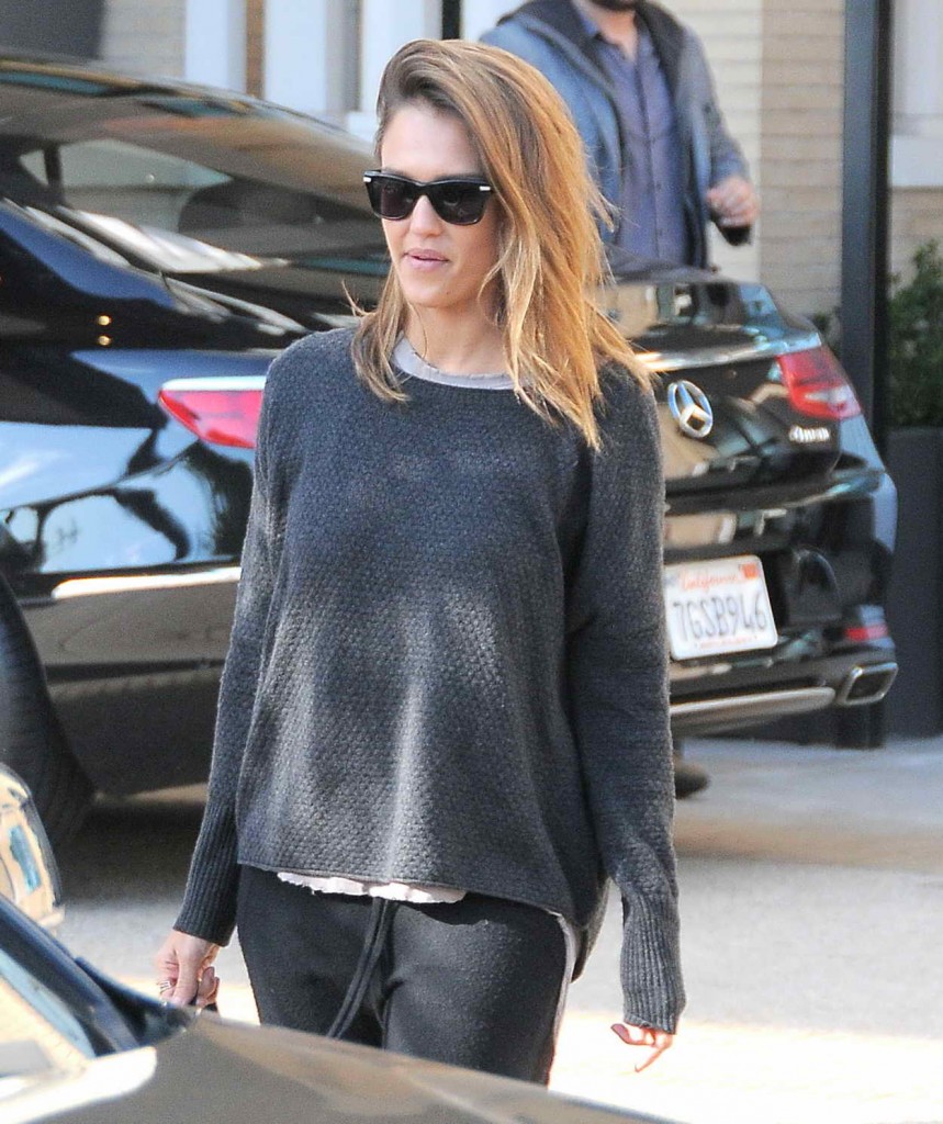 Jessica Alba Out in Beverly Hills 01/04/2016-3