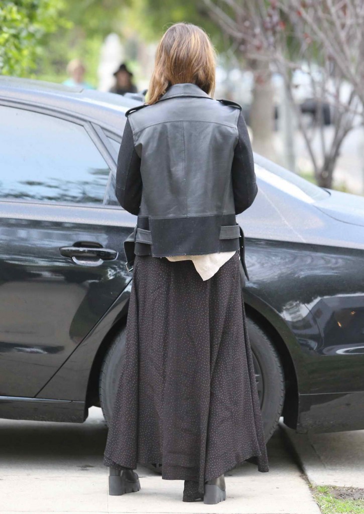 Jessica Alba Out in Beverly Hills 01/18/2016-4