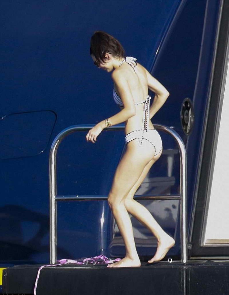 Kendall Jenner in Bikini in St. Barts 01/01/2016-2