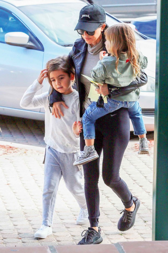 Kourtney Kardashian With Her Children Out in Pacific Palisades 01/04/2016-3