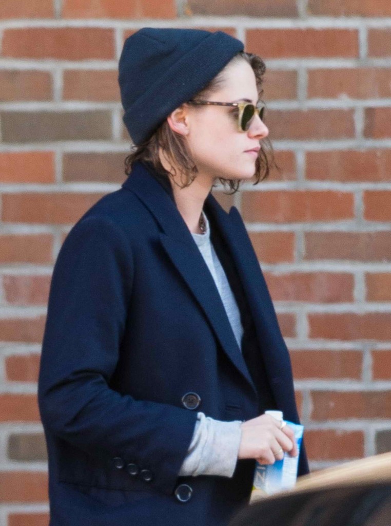 Kristen Stewart Leaving the Bowery Hotel in NYC 01/04/2016-3
