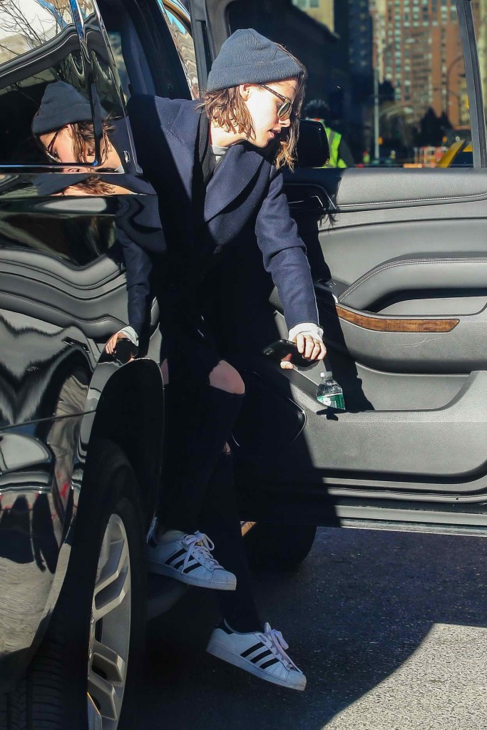 Kristen Stewart Leaving the Bowery Hotel in NYC 01/04/2016-4