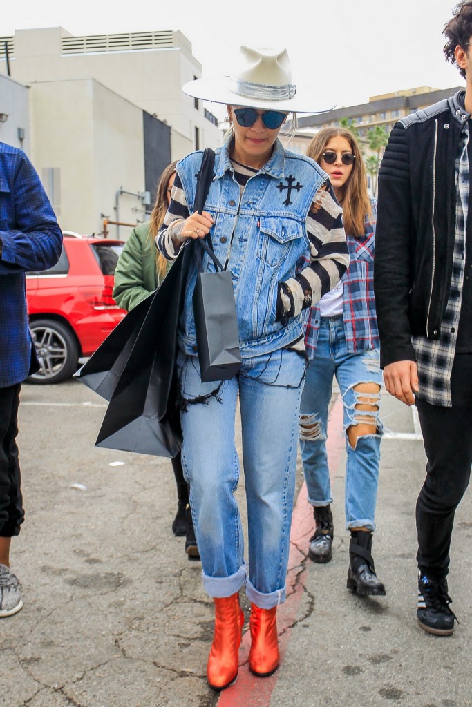 Rita Ora is Seen Shopping in Los Angeles 01/19/2016 -1