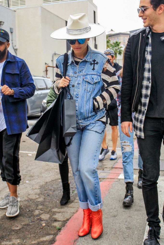 Rita Ora is Seen Shopping in Los Angeles 01/19/2016-2