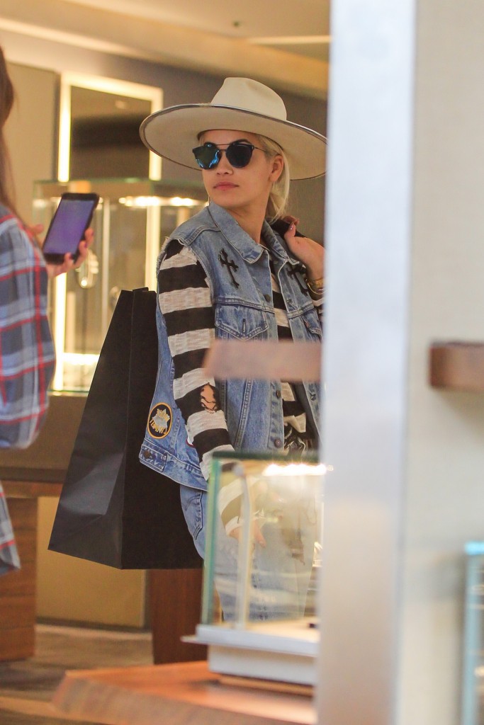 Rita Ora is Seen Shopping in Los Angeles 01/19/2016-5