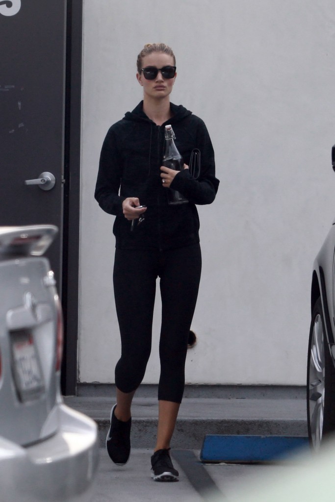 Rosie Huntington-Whiteley Going to Workout at the Gym 01/19/2016-3