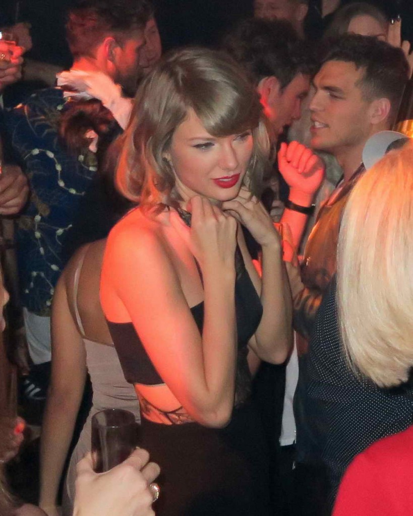 Taylor Swift at Omnia Nightclub in Las Vegas 01/01/2016-1