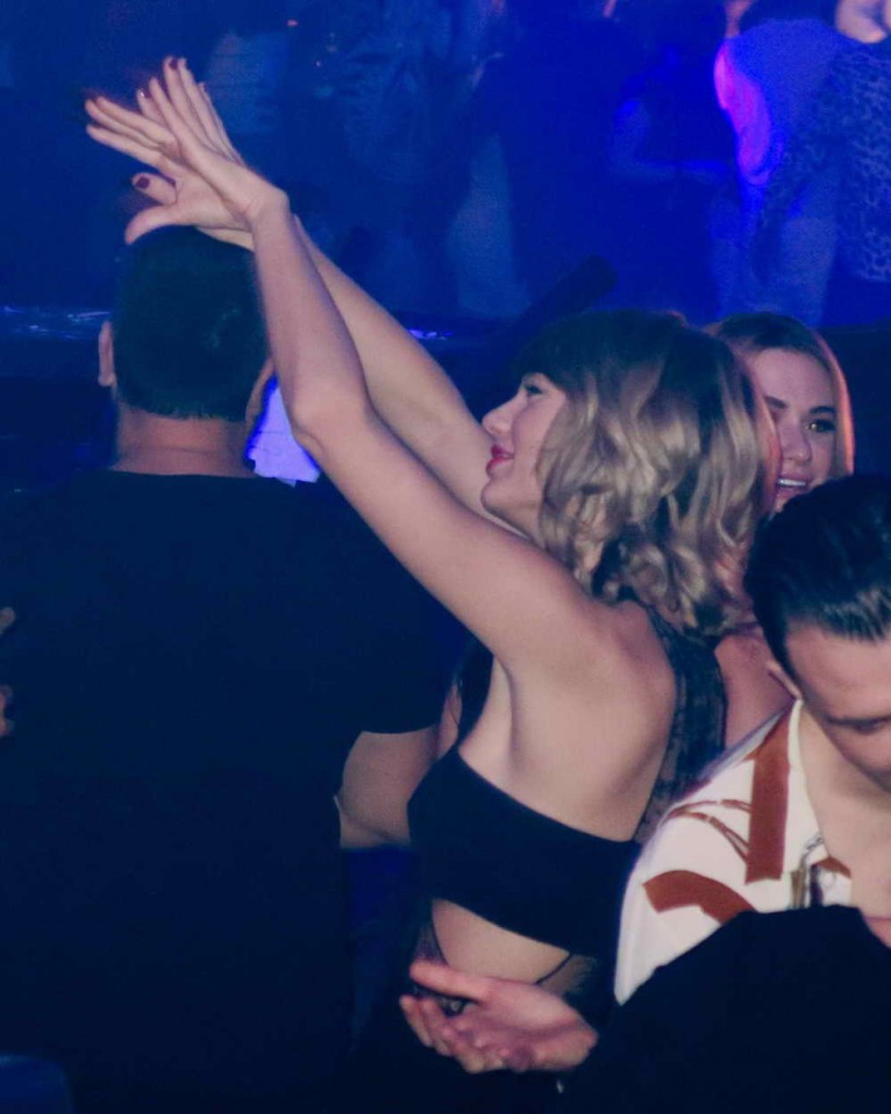 Taylor Swift at Omnia Nightclub in Las Vegas 01/01/2016-3