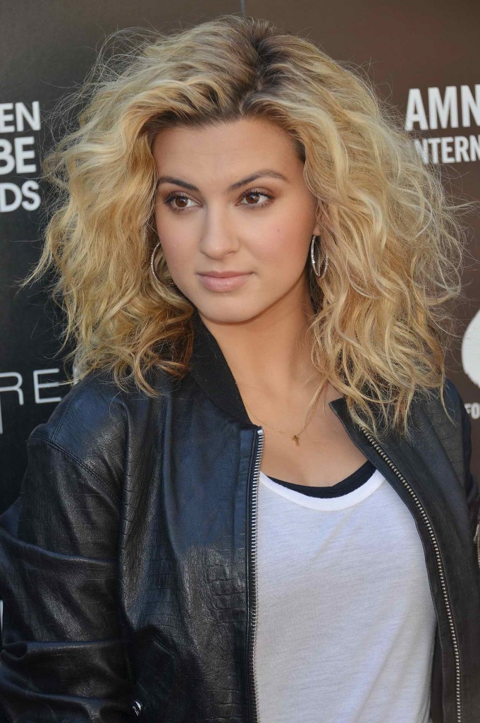 Tori Kelly at Inaugural Art for Amnesty Pre-Golden Globes Recognition Brunch in Los Angeles 01/08/2016-3