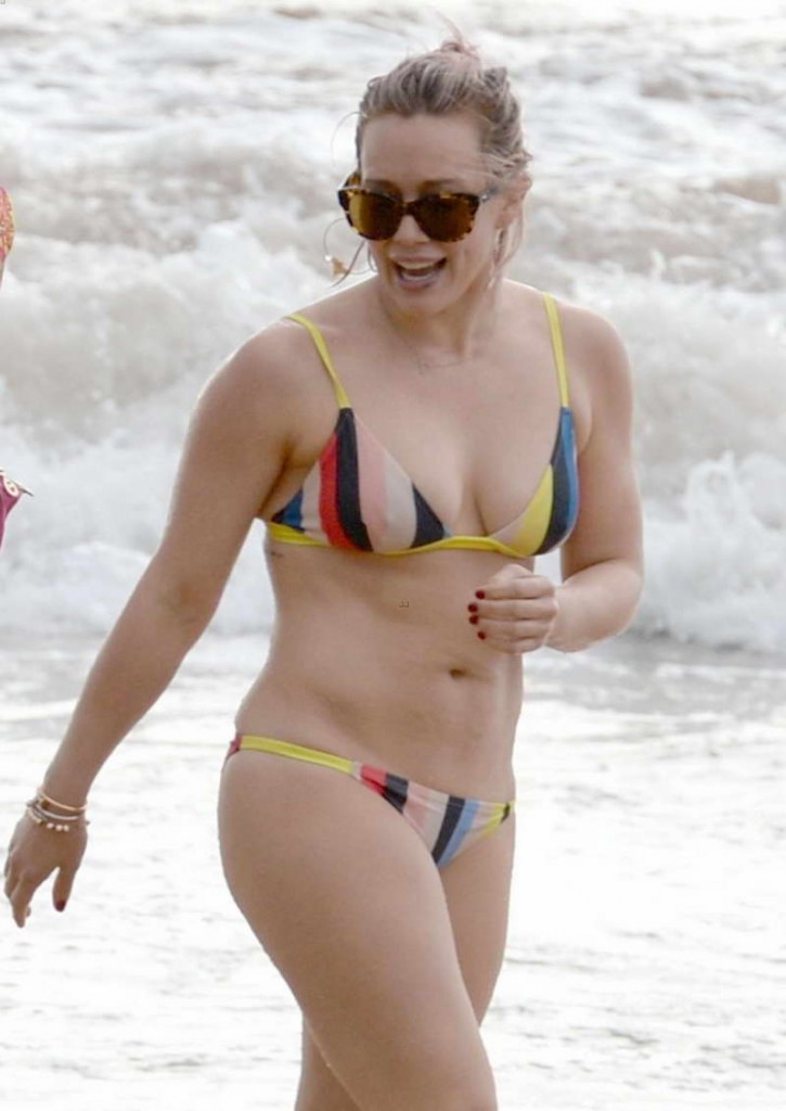 Hilary Duff in Bikini at the Beach in Hawaii 02/04/2016-1