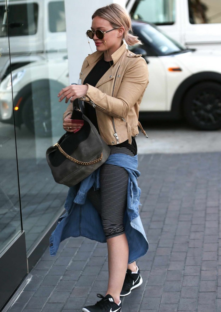 Hilary Duff Leaving a Gym in Los Angeles 02/19/2016-5