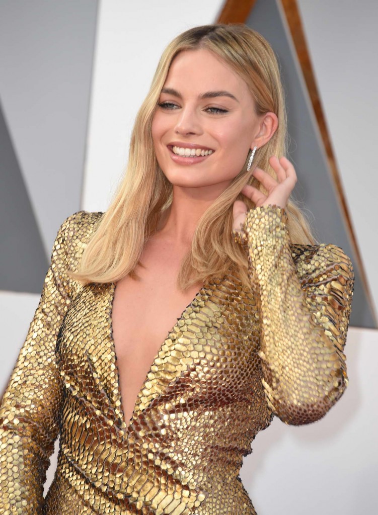 Margot Robbie at 88th Annual Academy Awards in Hollywood 02/28/2016-2