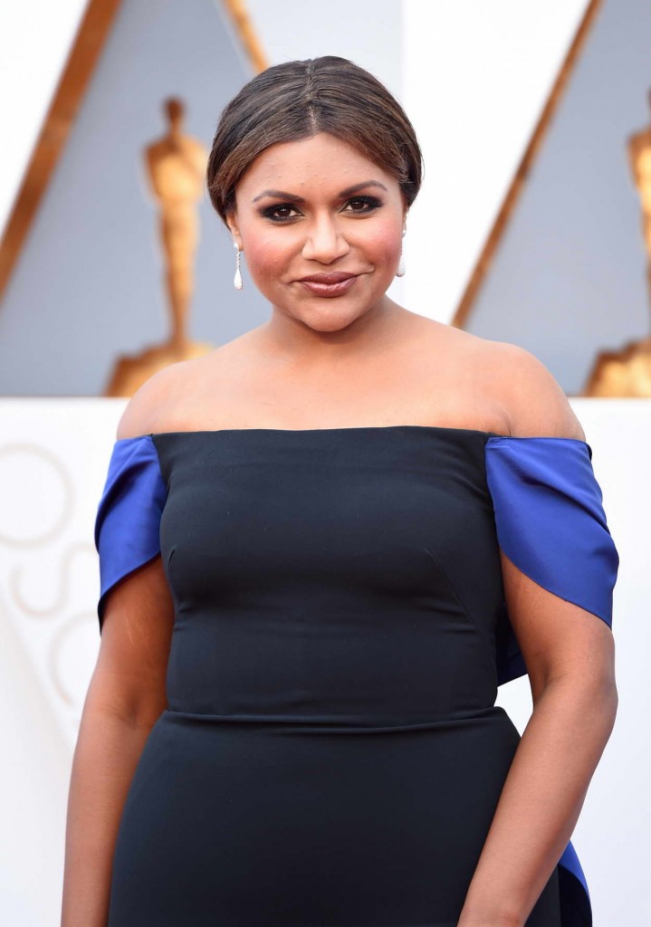 Mindy Kaling at 88th Annual Academy Awards in Hollywood 02/28/2016-4