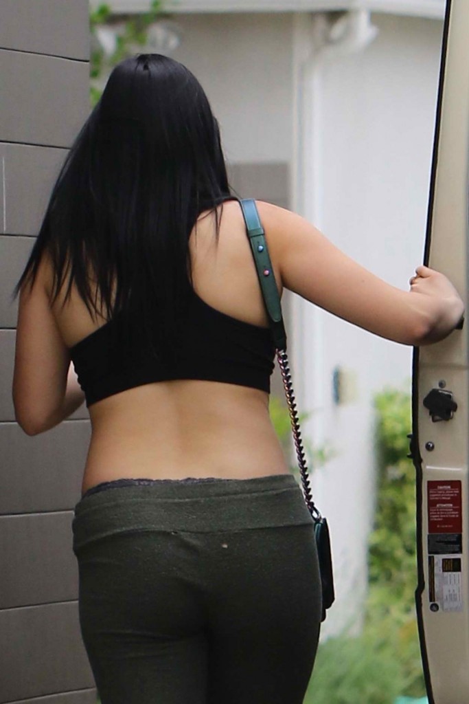 Ariel Winter at a Friend's House in Beverly Hills 03/05/2016-4