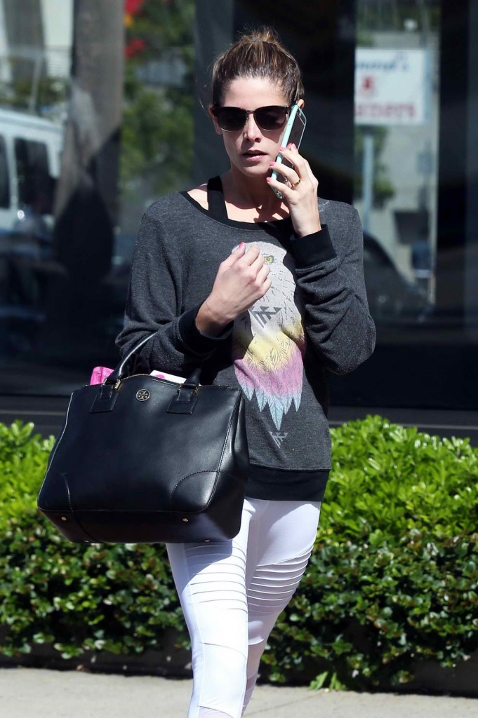 Ashley Greene Shopping in Beverly Hills 03/28/2016-1