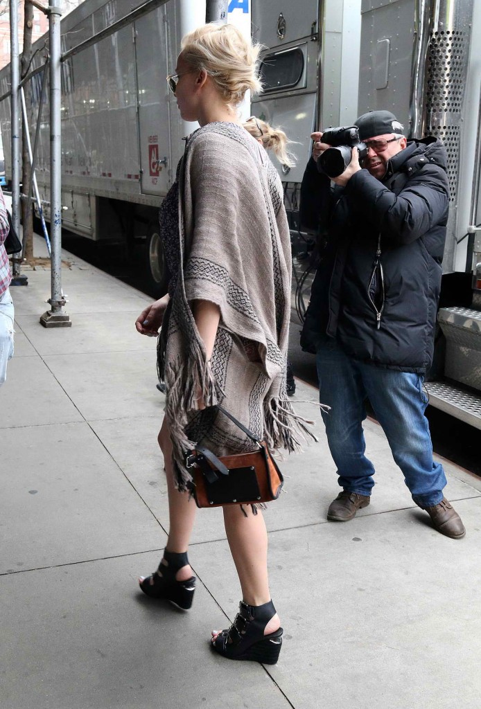 Jennifer Lawrence Out in New York City 03/24/2016-5