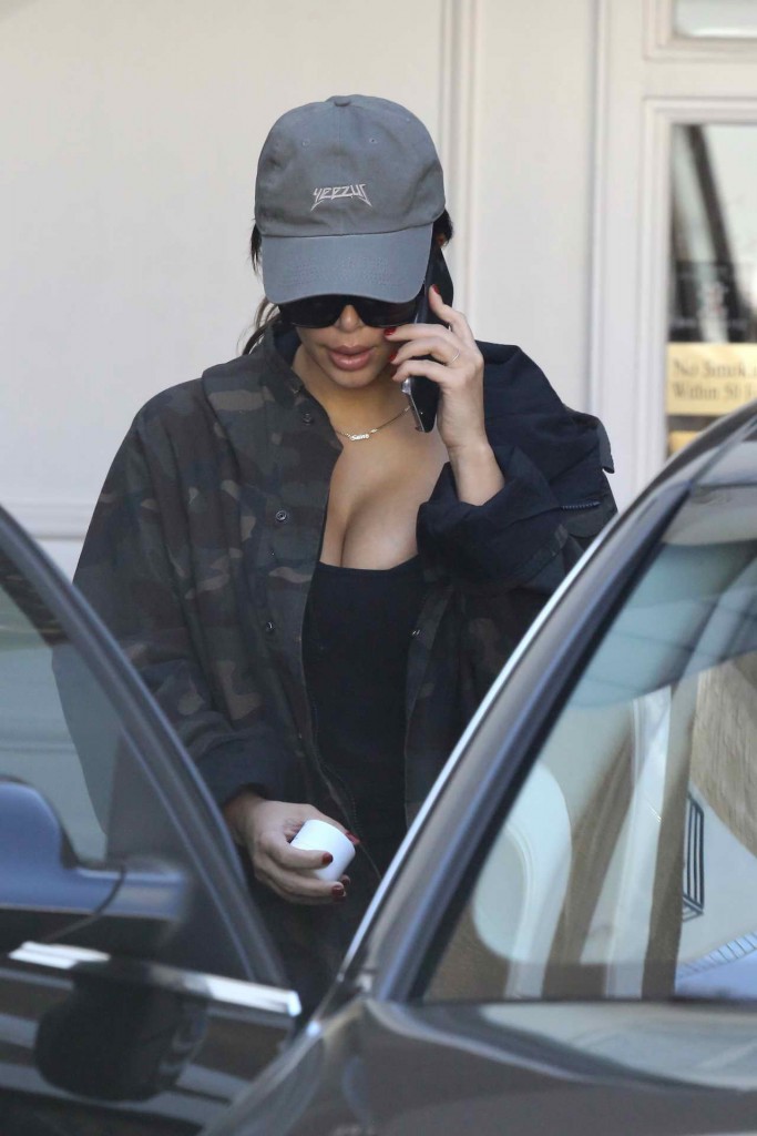 Kim Kardashian Leaves Epione Cosmetic Laser Center 03/24/2016-1