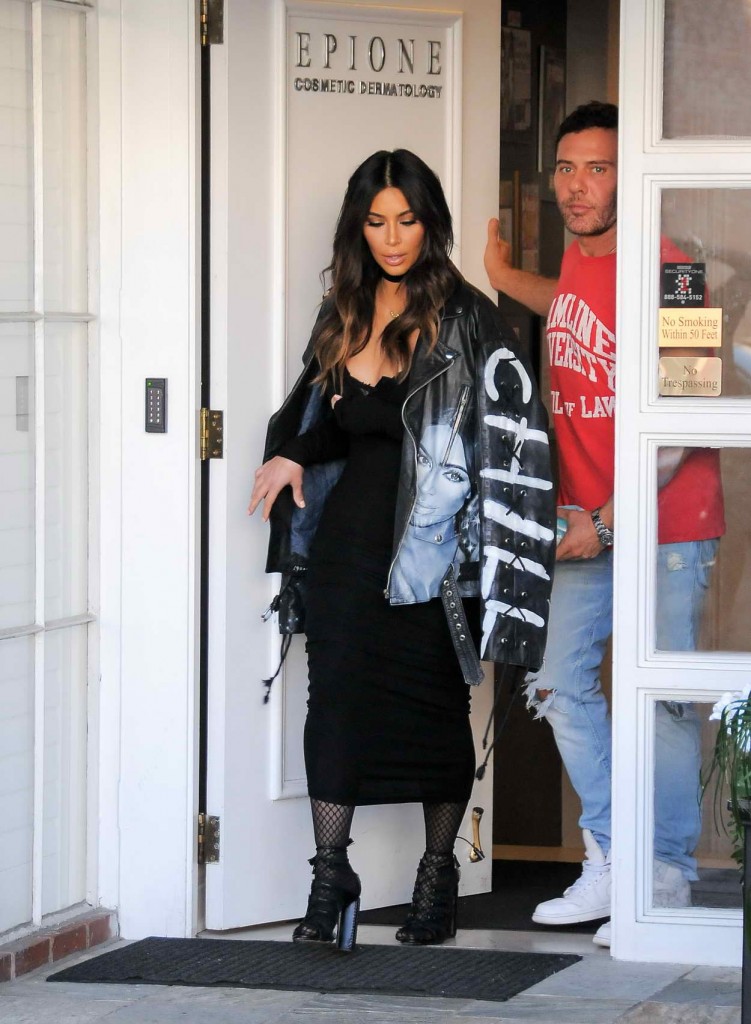 Kim Kardashian Leaving Epione in Beverly Hills 03/17/2016-2