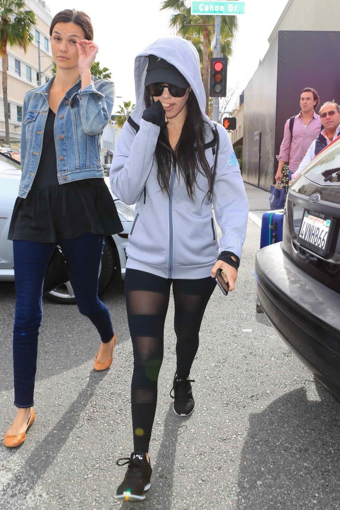 Kourtney Kardashian Out in Beverly Hills 03/07/2016-4
