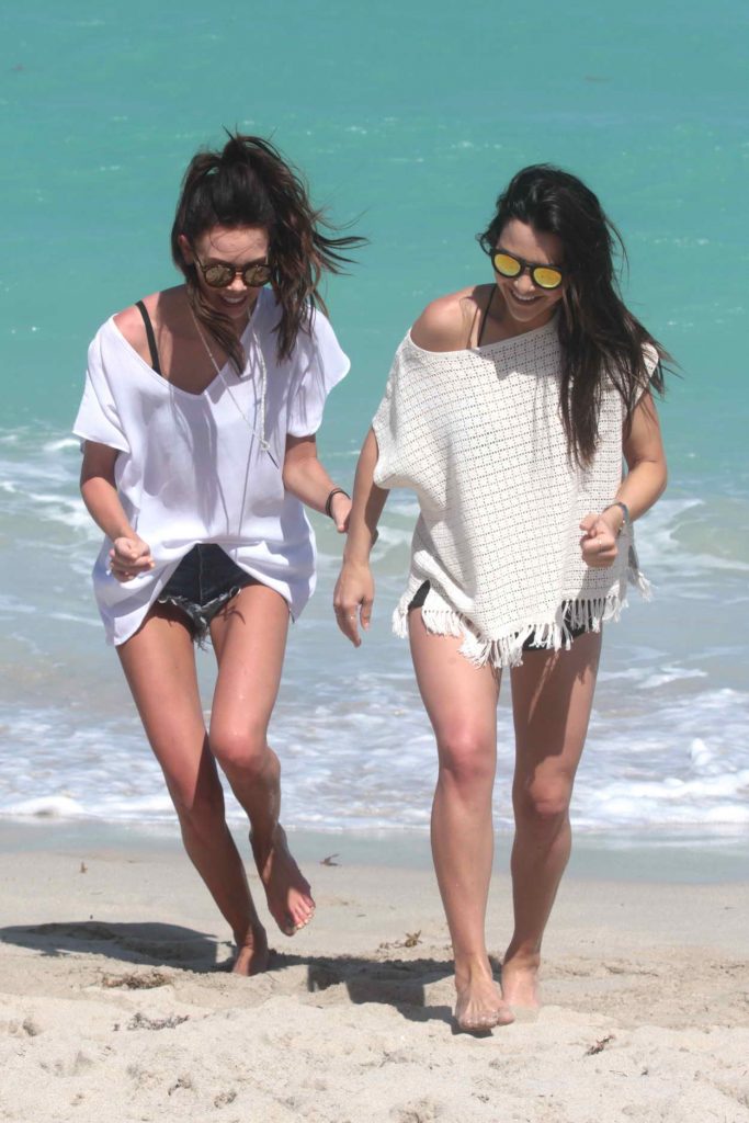 Andi Dorfman Was Seen at the Beach in Miami With a Friend 04/18/2016-4