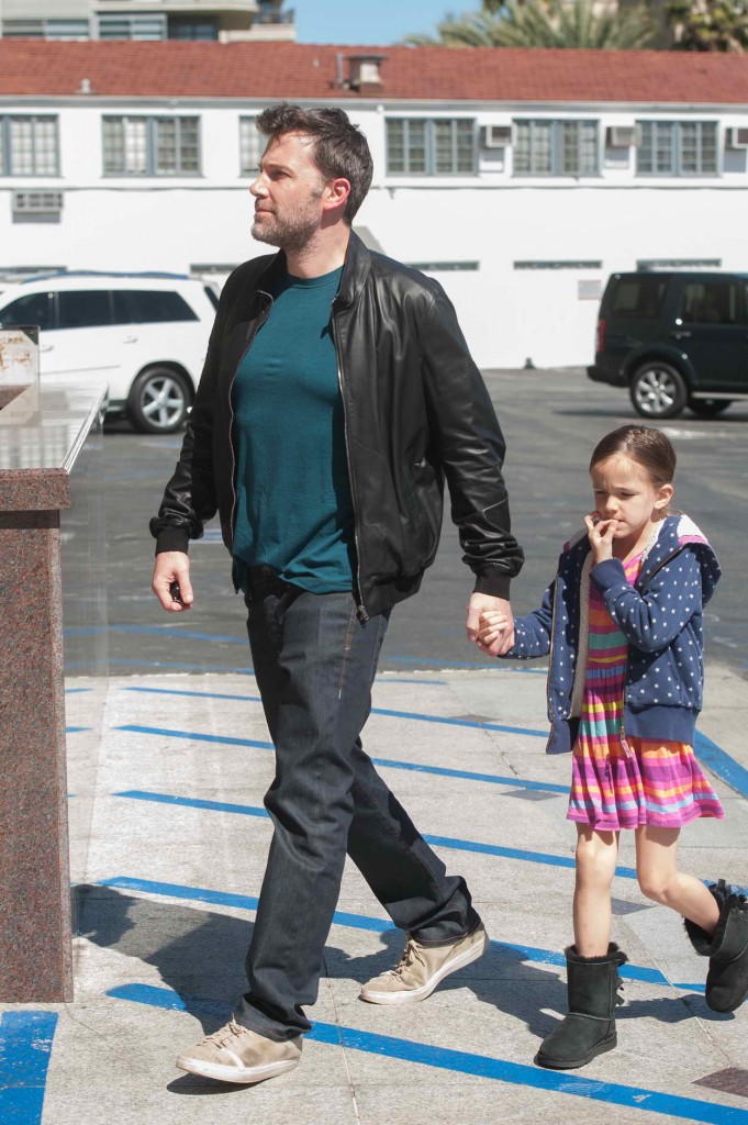 Ben Affleck With Daughter Out in Los Angeles 04/04/2016-4