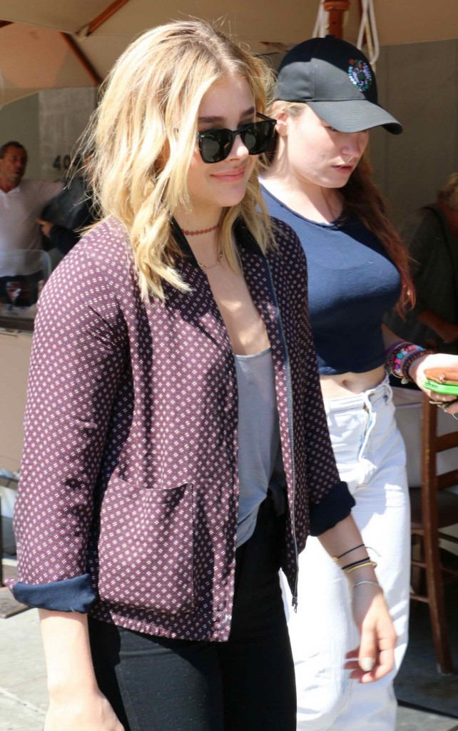 Chloe Grace Moretz Leaves Il Pastaio Restaurant in Los Angeles 04/04/2016-4