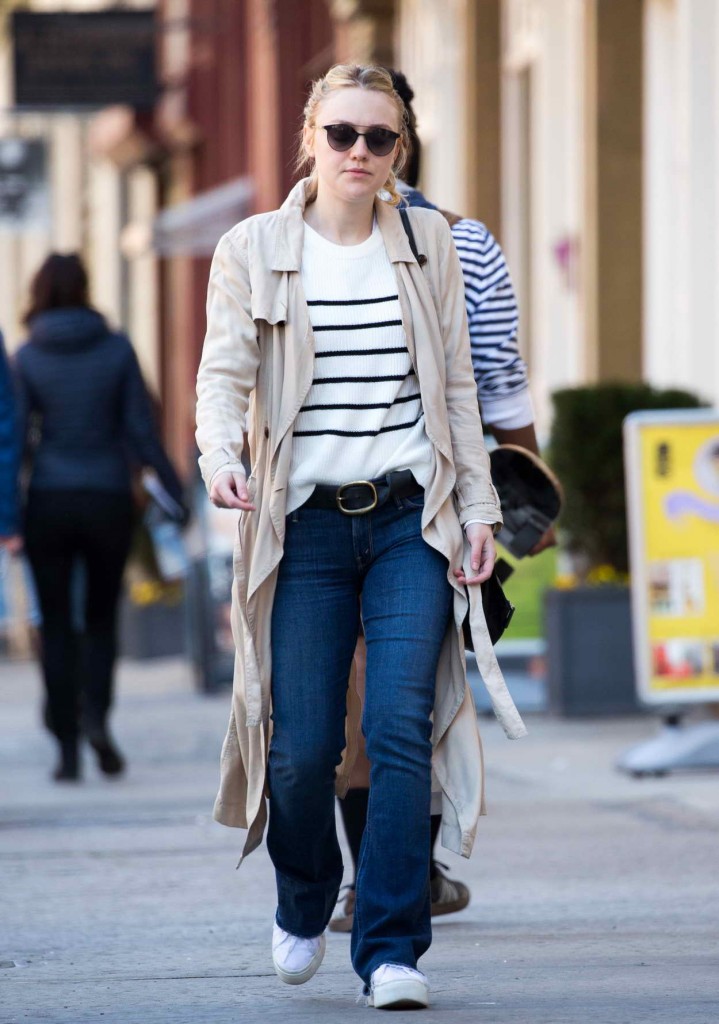 Dakota Fanning Out and About in New York 04/13/2016-4