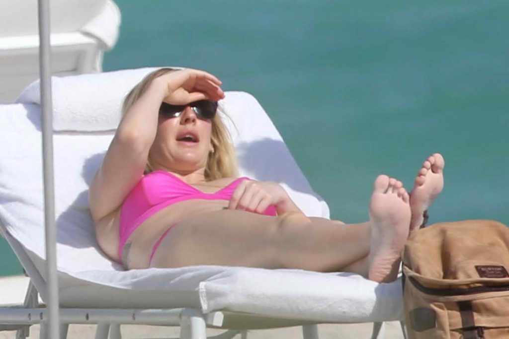 Ellie Goulding in Bikini at the Beach in Miami 04/26/2016-4