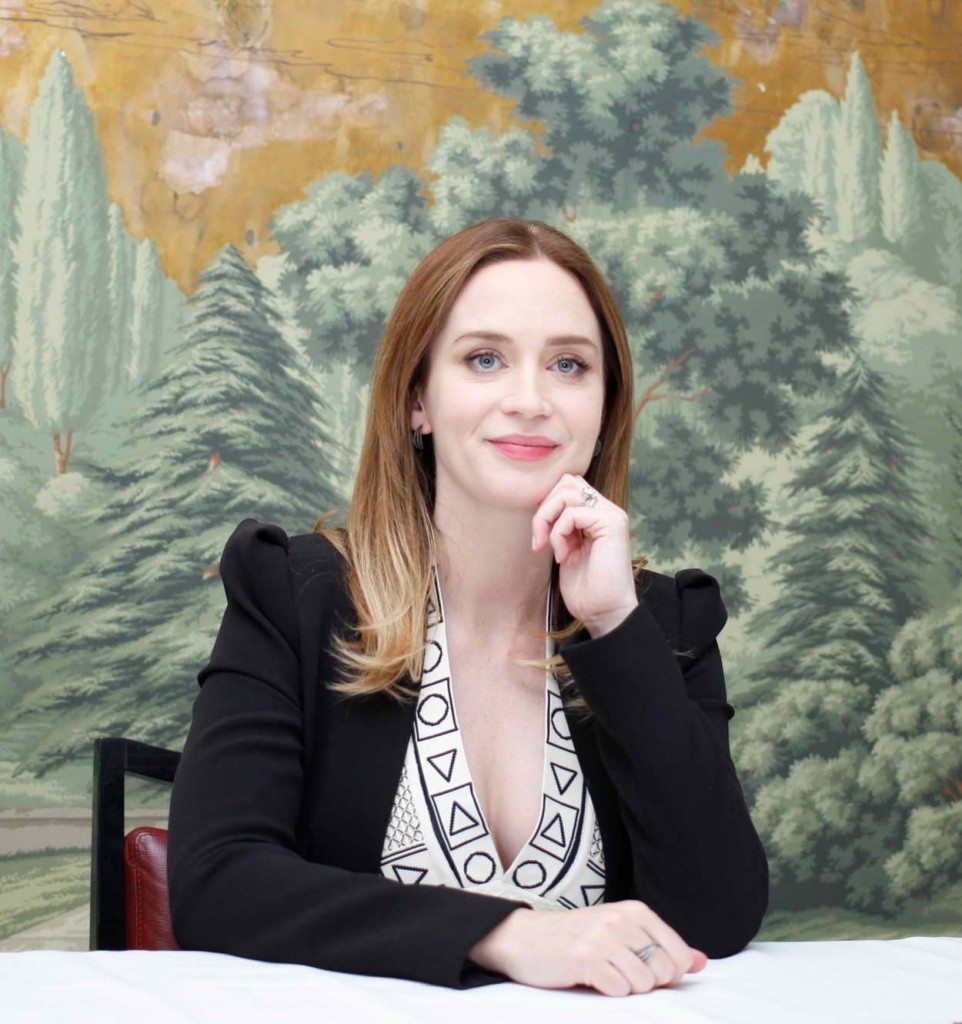 Emily Blunt at The Huntsman Winter's War Photocall in New York 04/09/2016-3