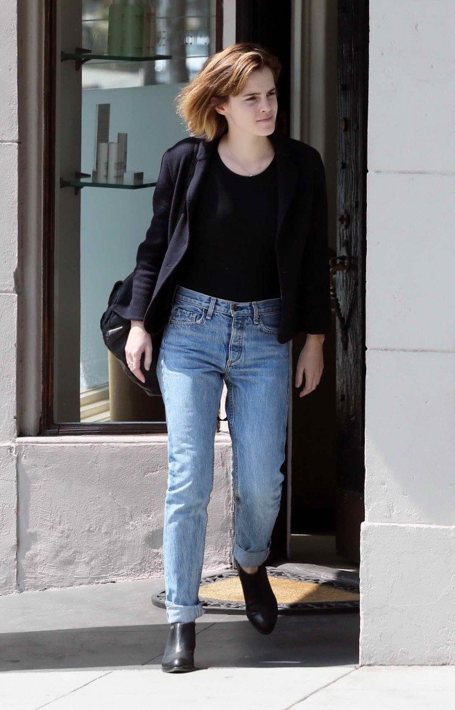 Emma Watson Leaves Face Place Beauty Salon in Hollywood 04/12/2016-2