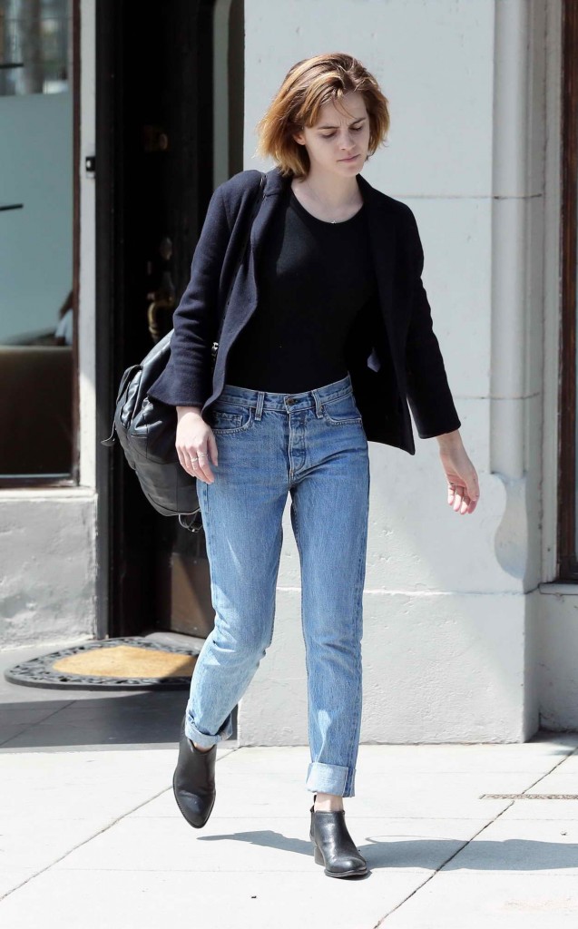 Emma Watson Leaves Face Place Beauty Salon in Hollywood 04/12/2016-4