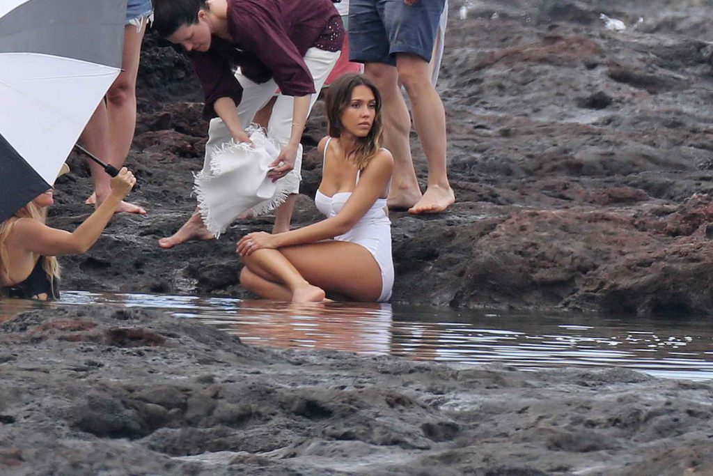 Jessica Alba at the Beach in Hawaii 04/24/2016-2