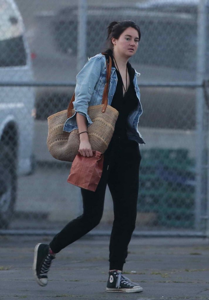 Shailene Woodley on Set of Big Little Lies in Hollywood 04/27/2016-2