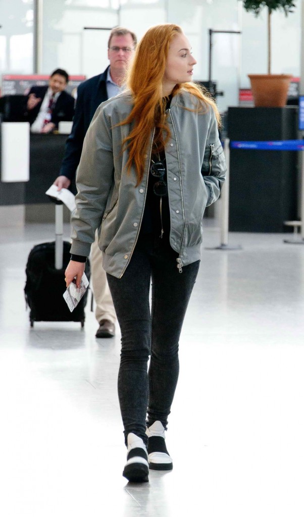 Sophie Turner Was Spotted at Heathrow Airport in London 04/08/2016-5