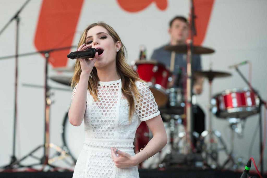 Sydney Sierota During H&M at Sundance Square Opening in Fort Worth 04/20/2016-4