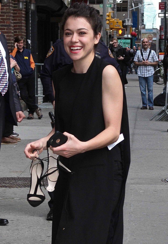 Tatiana Maslany Arrives at The Late Show With Stephen Colbert in New York City 03/31/2016-2