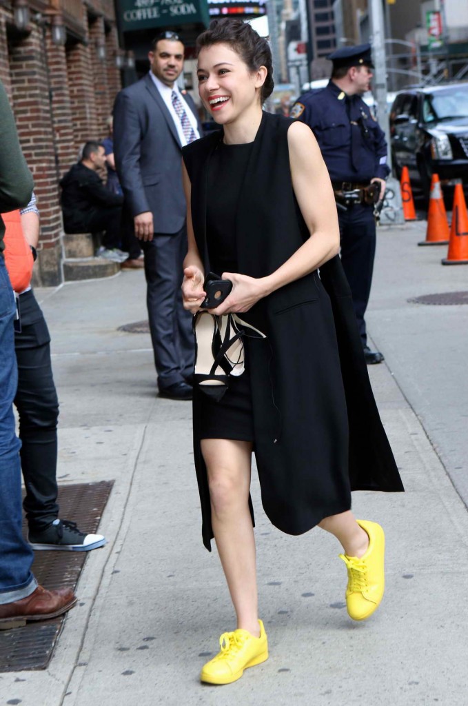 Tatiana Maslany Arrives at The Late Show With Stephen Colbert in New York City 03/31/2016-3
