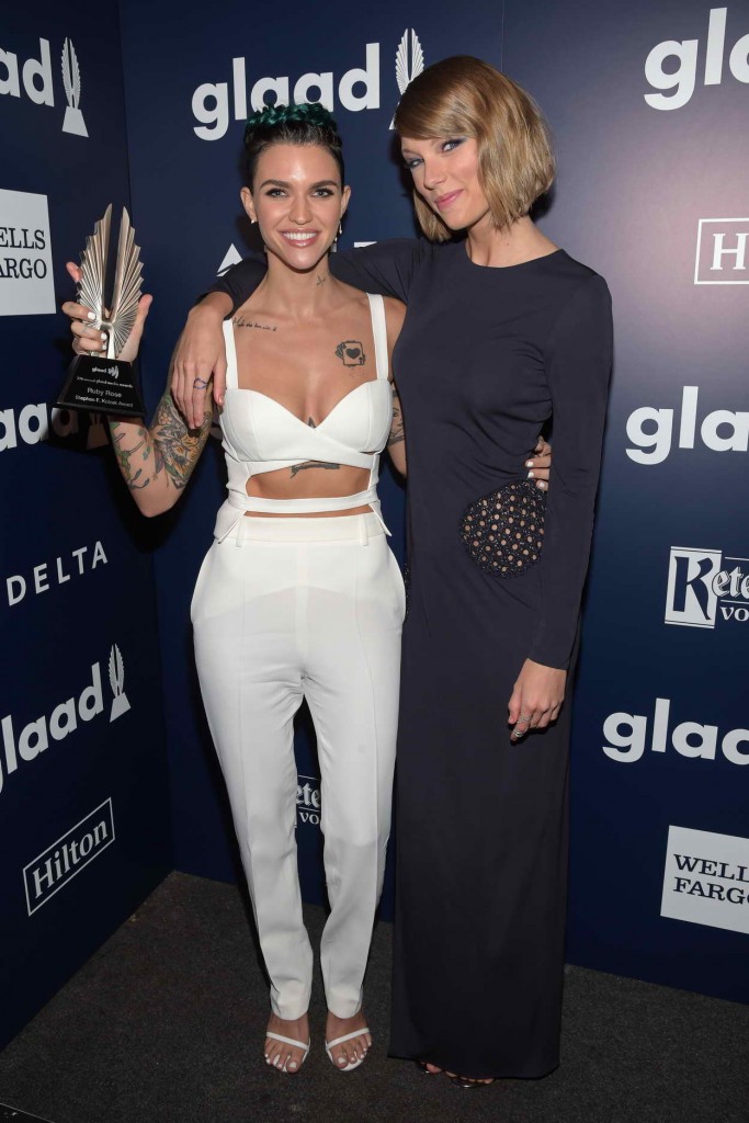 Taylor Swift at 27th Annual GLAAD Media Awards in Beverly Hills 04/02/2016-5