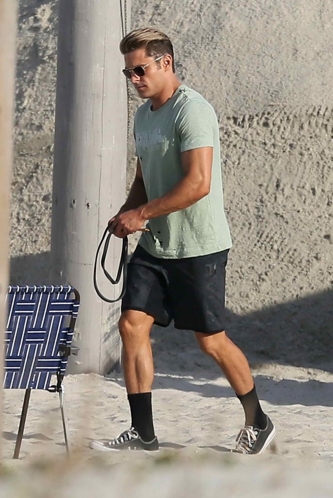 Zac Efron on the Set of Baywatchin Miami 04/19/2016-1