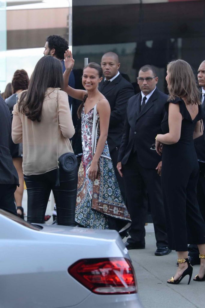 Alicia Vikander Arrives at the Louis Vuitton Show in Rio de Janeiro 05/28/2016-2