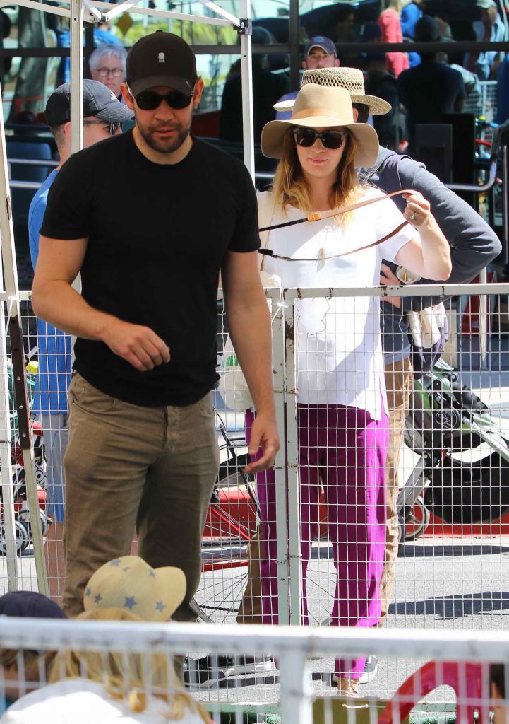 Emily Blunt Was Seen at Farmer's Market in Los Angeles 05/22/2016-3