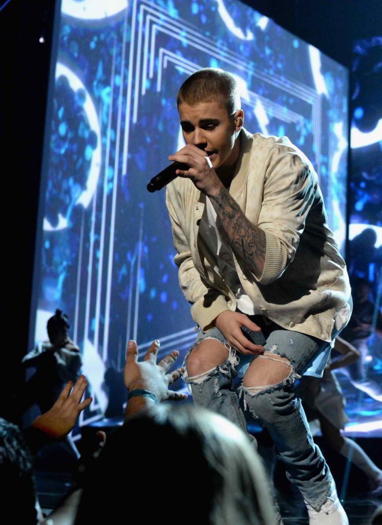 Justin Bieber Performs at the 2016 Billboard Music Awards at T-Mobile Arena in Las Vegas 05/22/2016-5