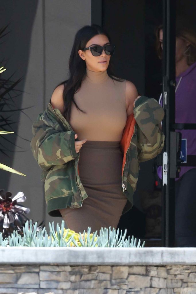 Kim Kardashian Was Spotted at Epione Skin Care in Beverly Hills 05/12/2016-1