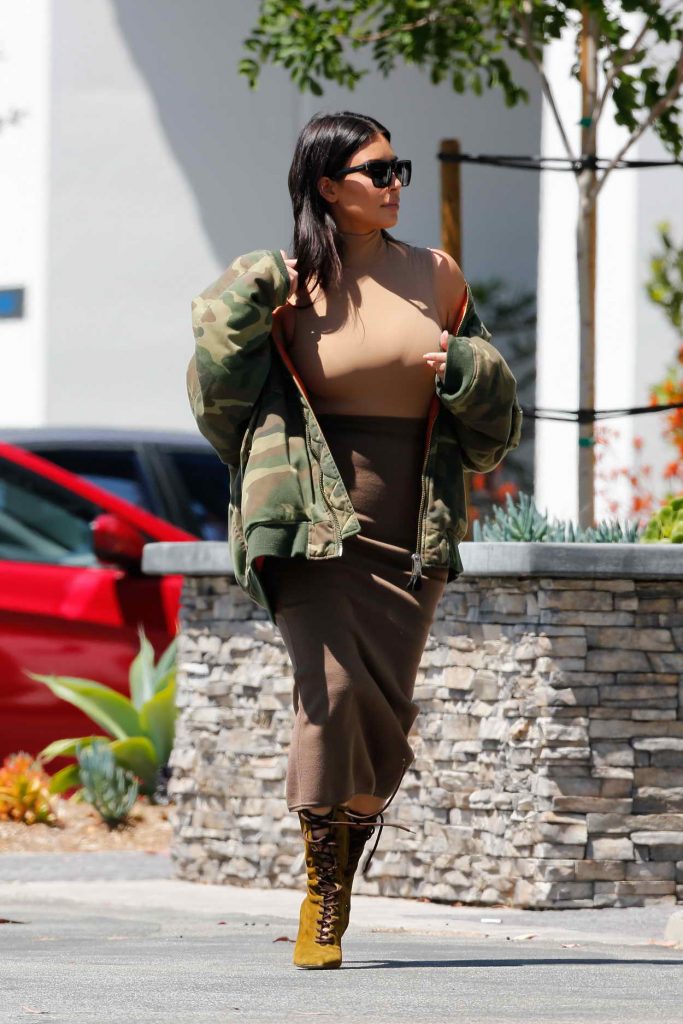 Kim Kardashian Was Spotted at Epione Skin Care in Beverly Hills 05/12/2016-4